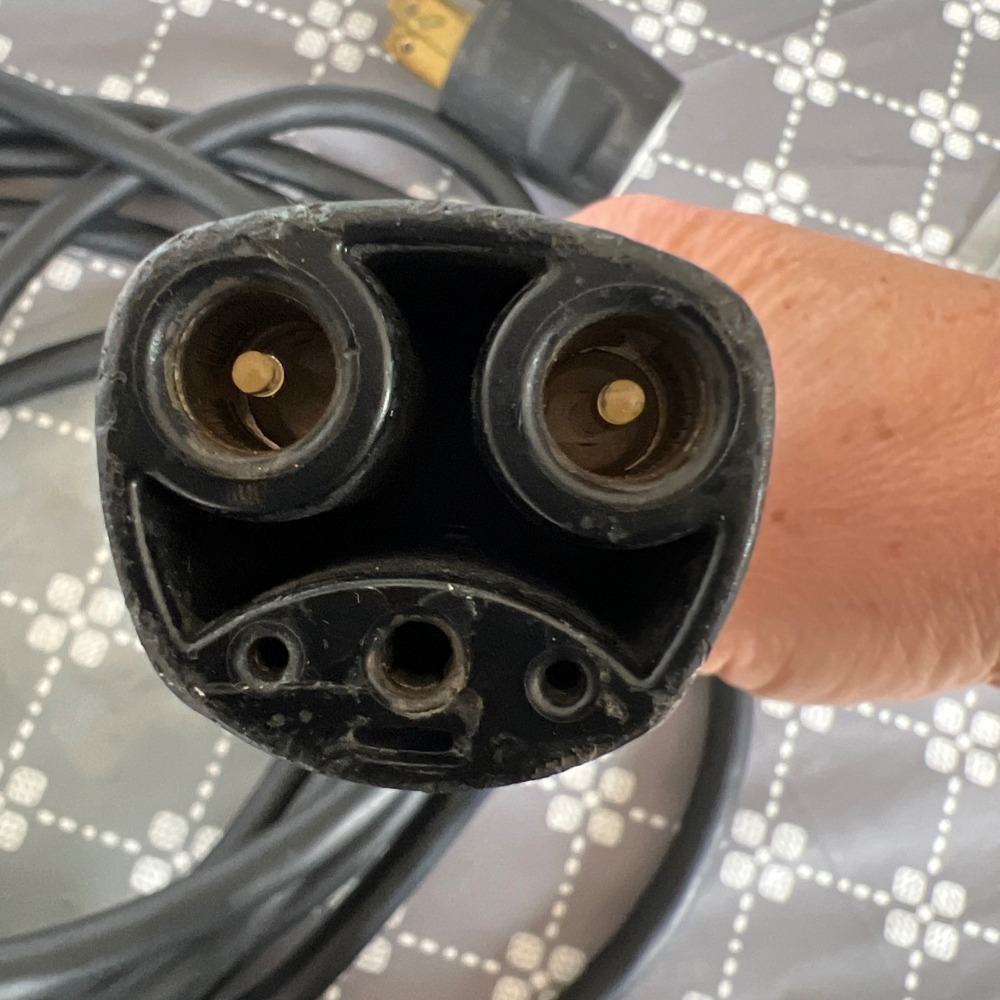 Tesla Gen 1 Universal Mobile Connector 40A NEMA 14-50 EV Charger 1058221-01-E - Picture 10 of 10